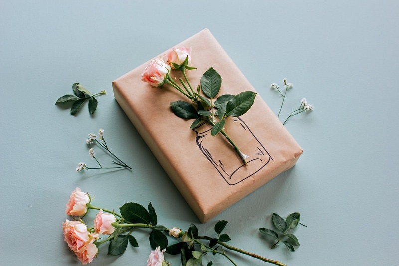 gói quà bằng giấy kraft